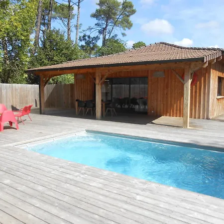 Вилла Villa Du Bassin 33 , Ares, Piscine Et Spa , Proche Petit Port Et Commerces, Quartier Calme Арес