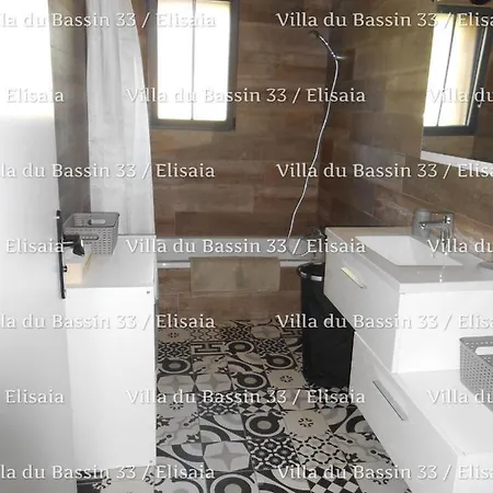 Villa Du Bassin 33 , Ares, Piscine Et Spa , Proche Petit Port Et Commerces, Quartier Calme Вилла *