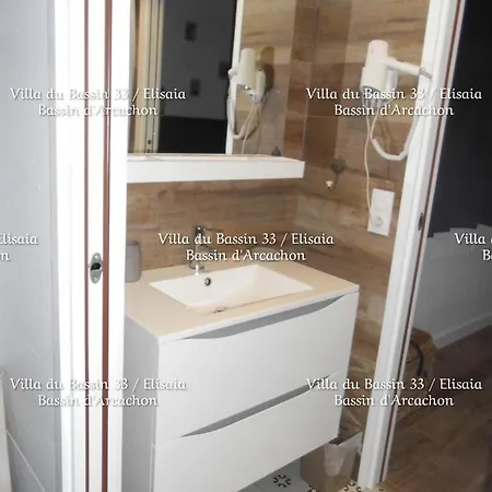 Villa Du Bassin 33 , Ares, Piscine Et Spa , Proche Petit Port Et Commerces, Quartier Calme Вилла